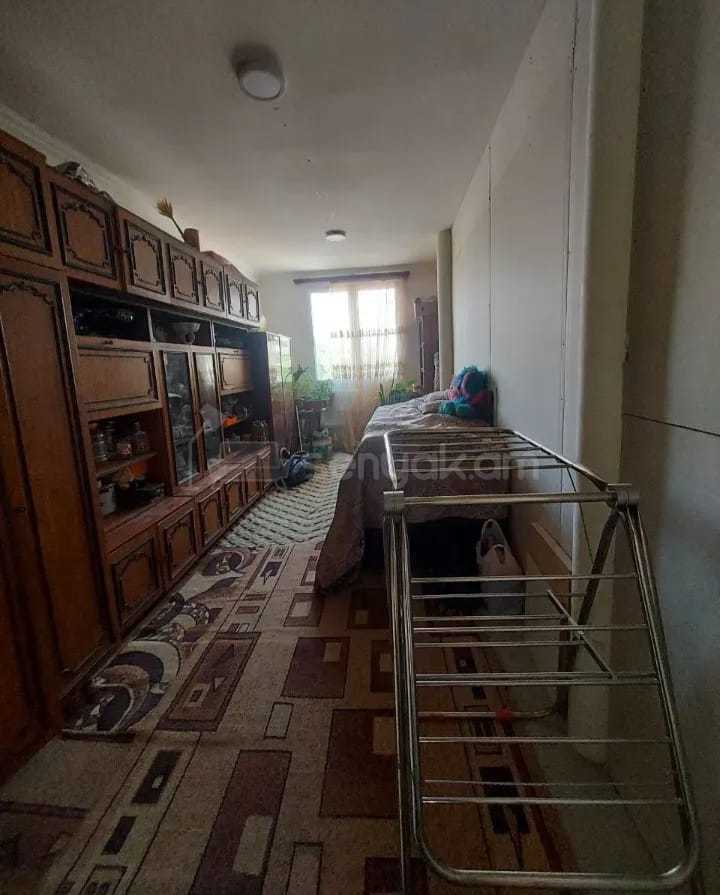 5 Սենյականոց Բնակարան Քարե Շենքում, 107քմ, 4/5 հարկ, Նորմալ Վիճակում