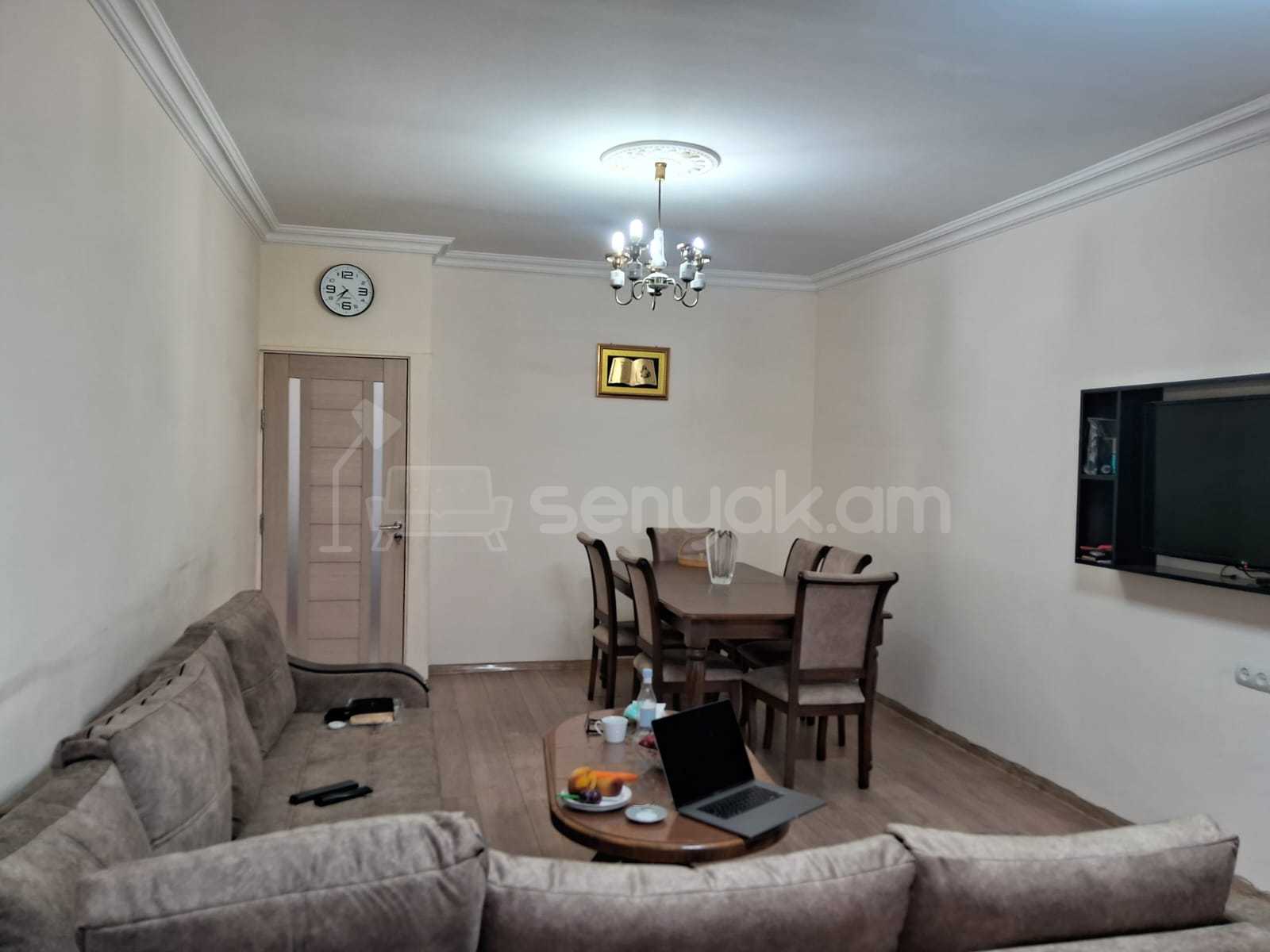 5 Սենյականոց Բնակարան Քարե Շենքում, 107քմ, 4/5 հարկ, Նորմալ Վիճակում