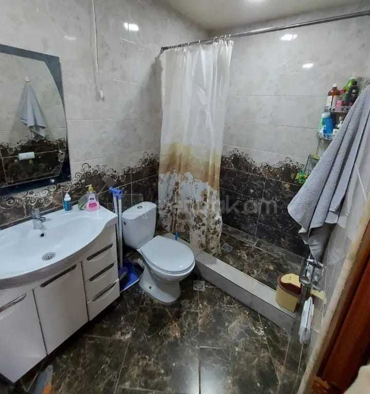 5 Սենյականոց Բնակարան Քարե Շենքում, 107քմ, 4/5 հարկ, Նորմալ Վիճակում