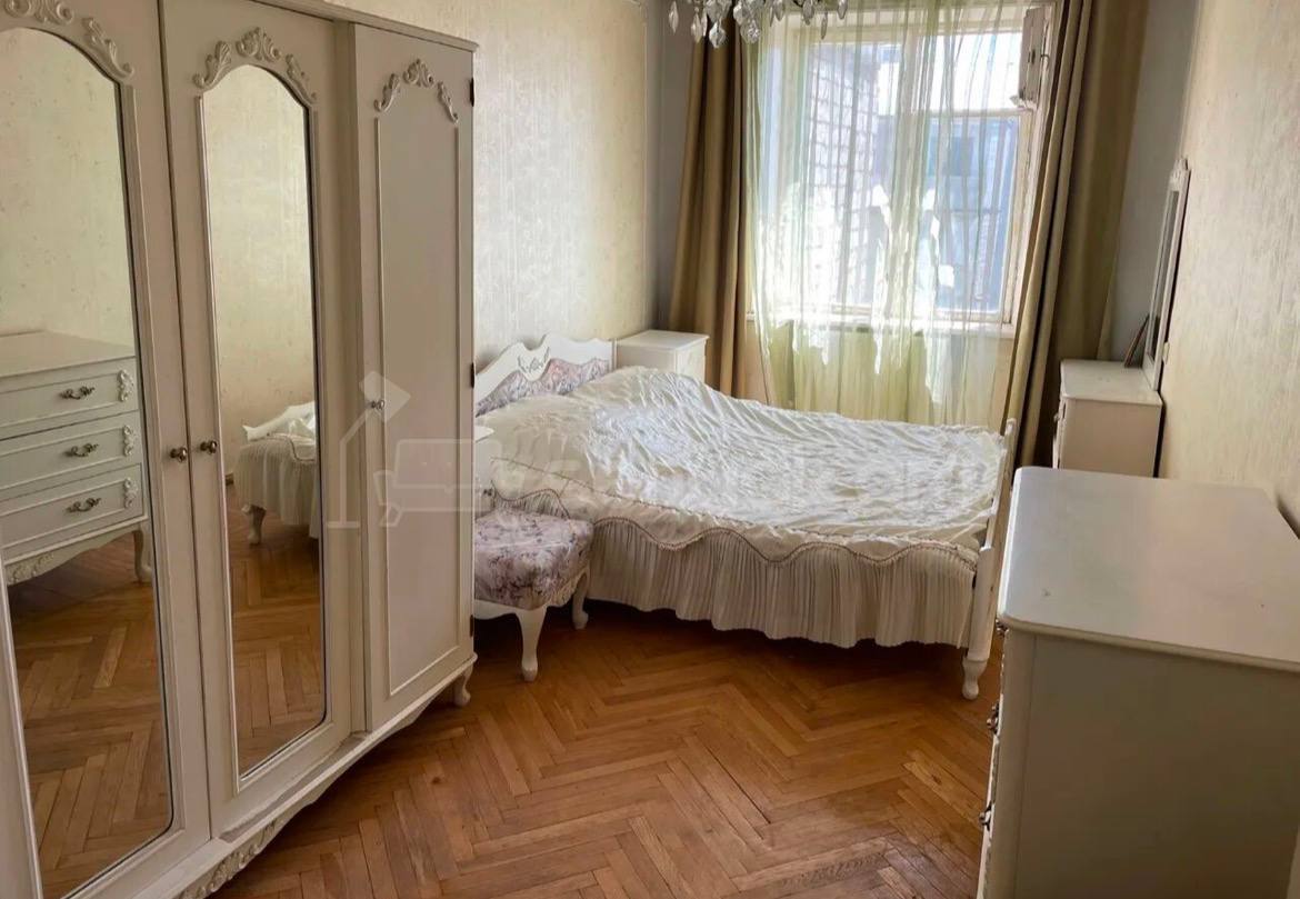 4 Սենյականոց Բնակարան Քարե Շենքում, 101քմ, 4/5 հարկ, Կոսմետիկ Վերանորոգված