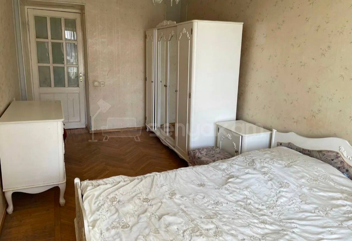 4 Սենյականոց Բնակարան Քարե Շենքում, 101քմ, 4/5 հարկ, Կոսմետիկ Վերանորոգված