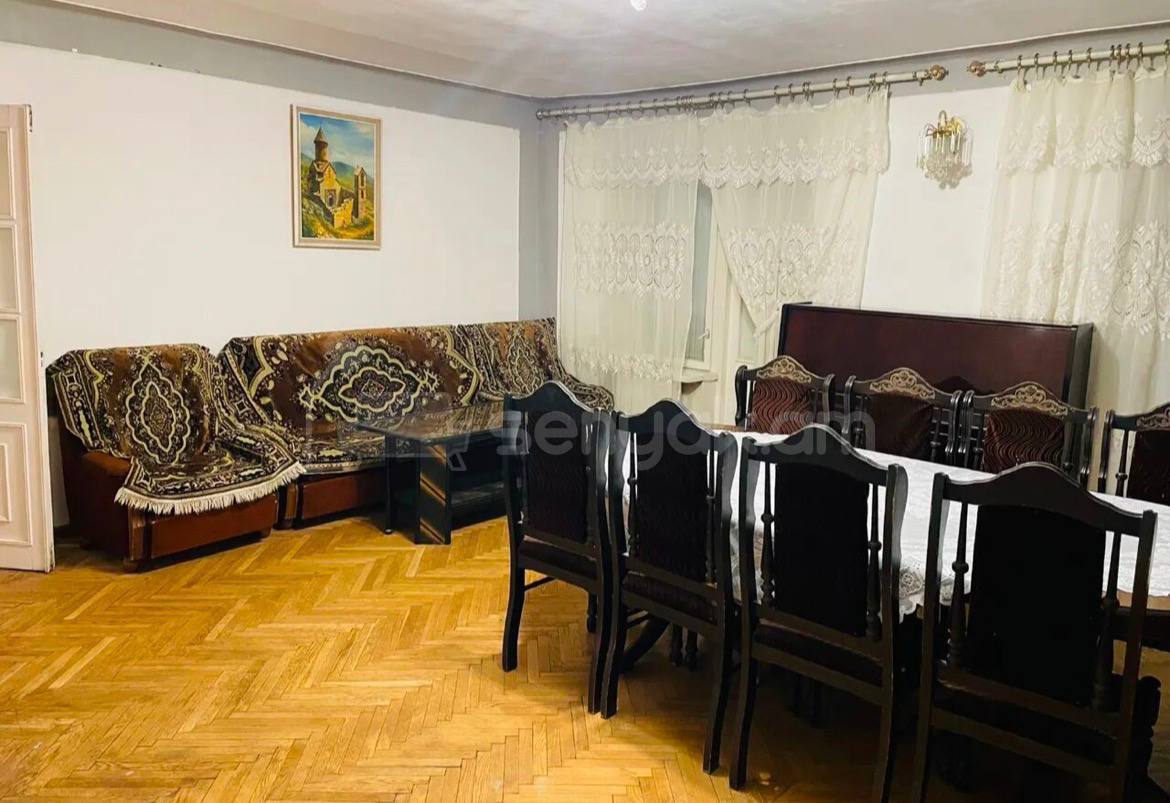 4 Սենյականոց Բնակարան Քարե Շենքում, 101քմ, 4/5 հարկ, Կոսմետիկ Վերանորոգված