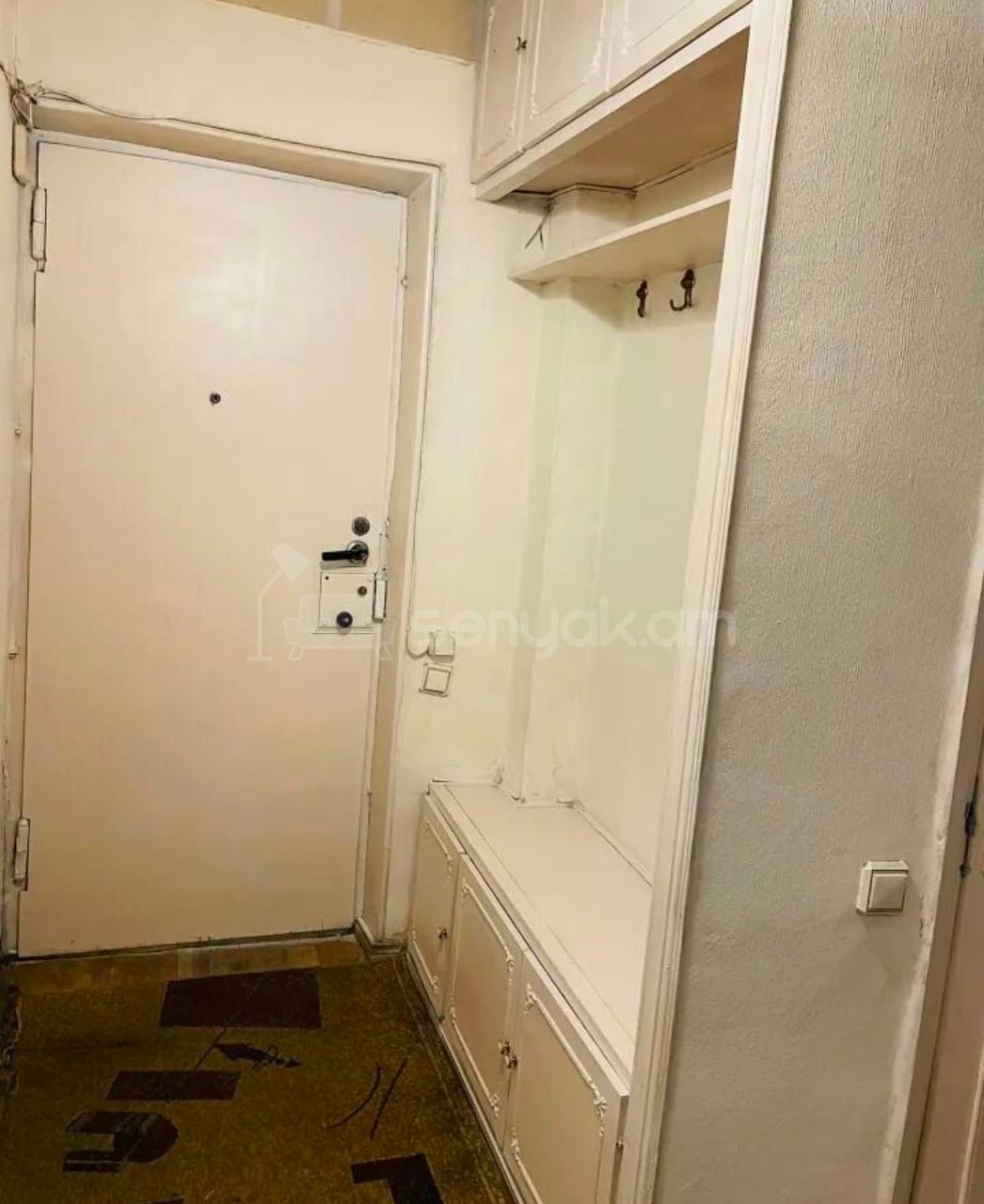 4 Սենյականոց Բնակարան Քարե Շենքում, 101քմ, 4/5 հարկ, Կոսմետիկ Վերանորոգված