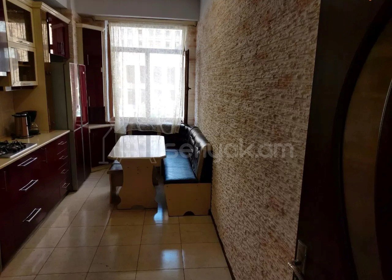 3 Սենյականոց Բնակարան Նորակառույցում, 85քմ, 2/8 հարկ, Կապիտալ Վերանորոգված