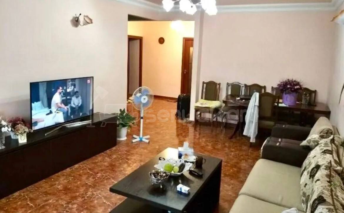 5 Սենյականոց Բնակարան Քարե Շենքում, 124քմ, 5/5 հարկ, Կապիտալ Վերանորոգված