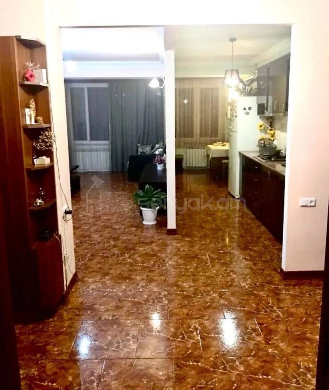 5 Սենյականոց Բնակարան Քարե Շենքում, 124քմ, 5/5 հարկ, Կապիտալ Վերանորոգված