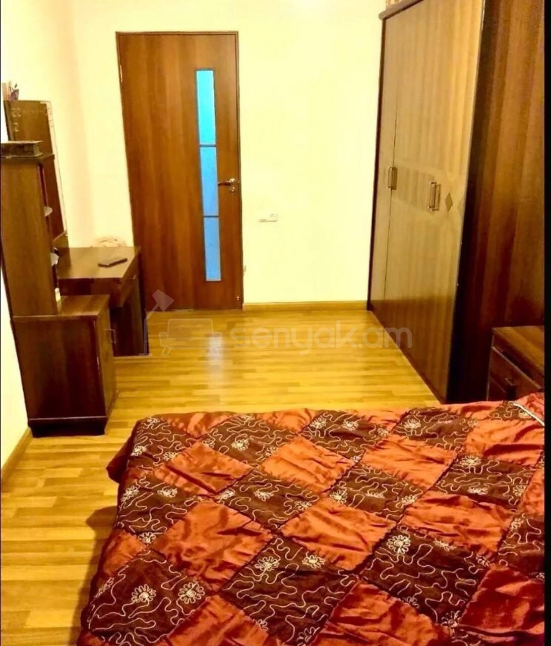 5 Սենյականոց Բնակարան Քարե Շենքում, 124քմ, 5/5 հարկ, Կապիտալ Վերանորոգված