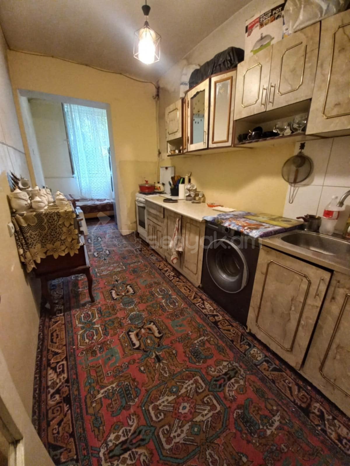 3 Սենյականոց Բնակարան, 77քմ, 1/9 հարկ, Պետական Վիճակում