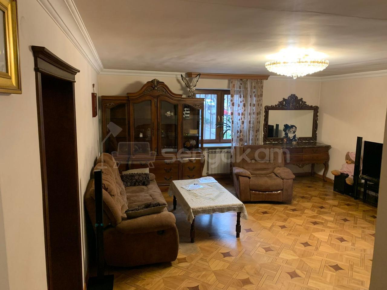 3 Սենյականոց Բնակարան Քարե Շենքում, 105քմ, 2/5 հարկ, Կապիտալ Վերանորոգված, Կահավորված, Արևկող