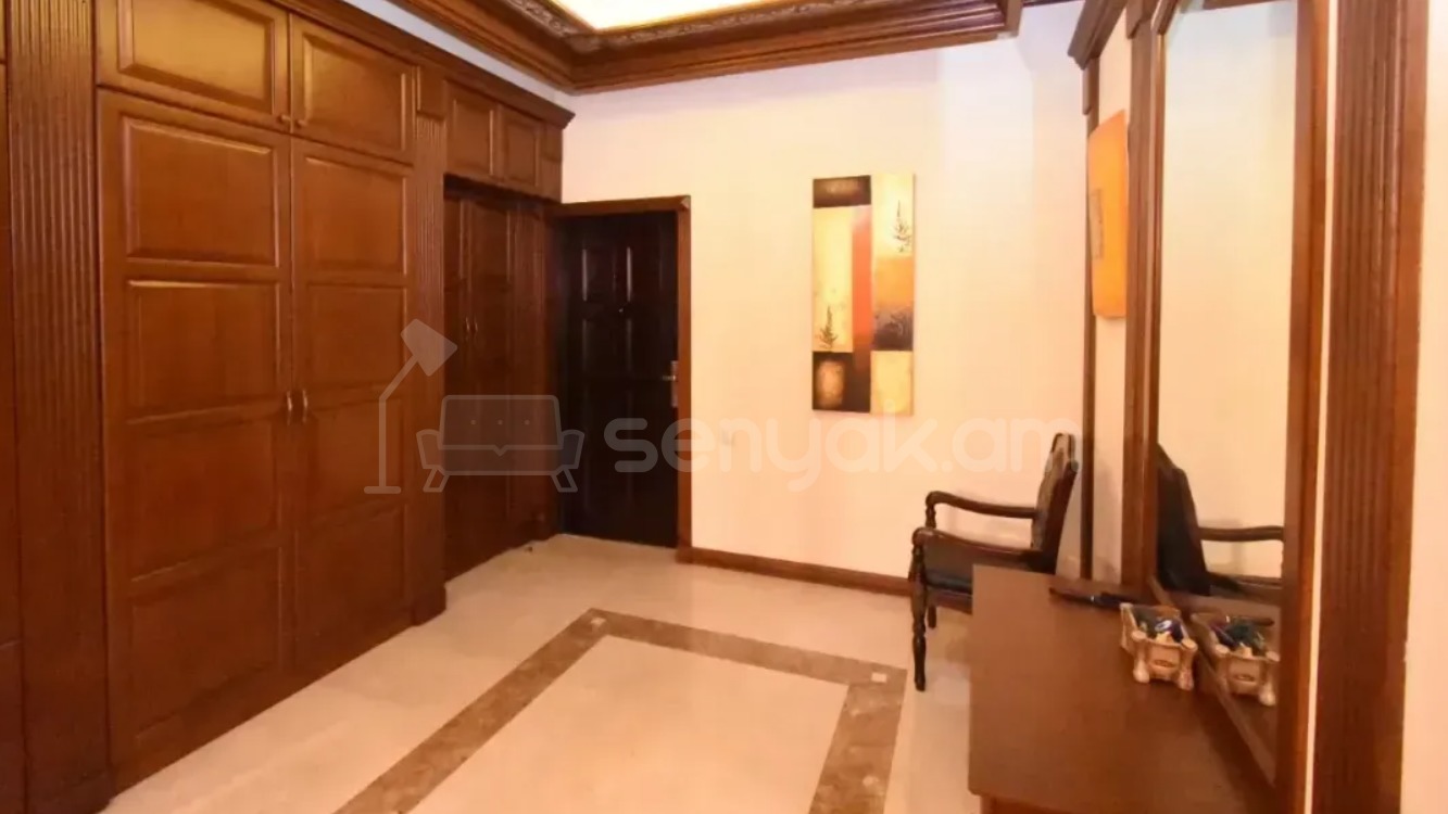 5 Սենյականոց Բնակարան Նորակառույցում, 160քմ, 3/8 հարկ, Դիզայներական Վերանորոգված