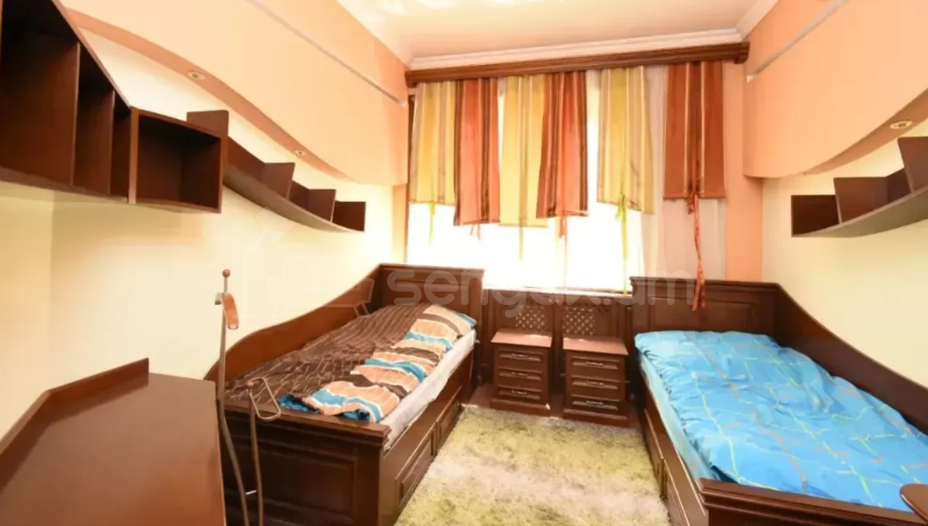 5 Սենյականոց Բնակարան Նորակառույցում, 160քմ, 3/8 հարկ, Դիզայներական Վերանորոգված