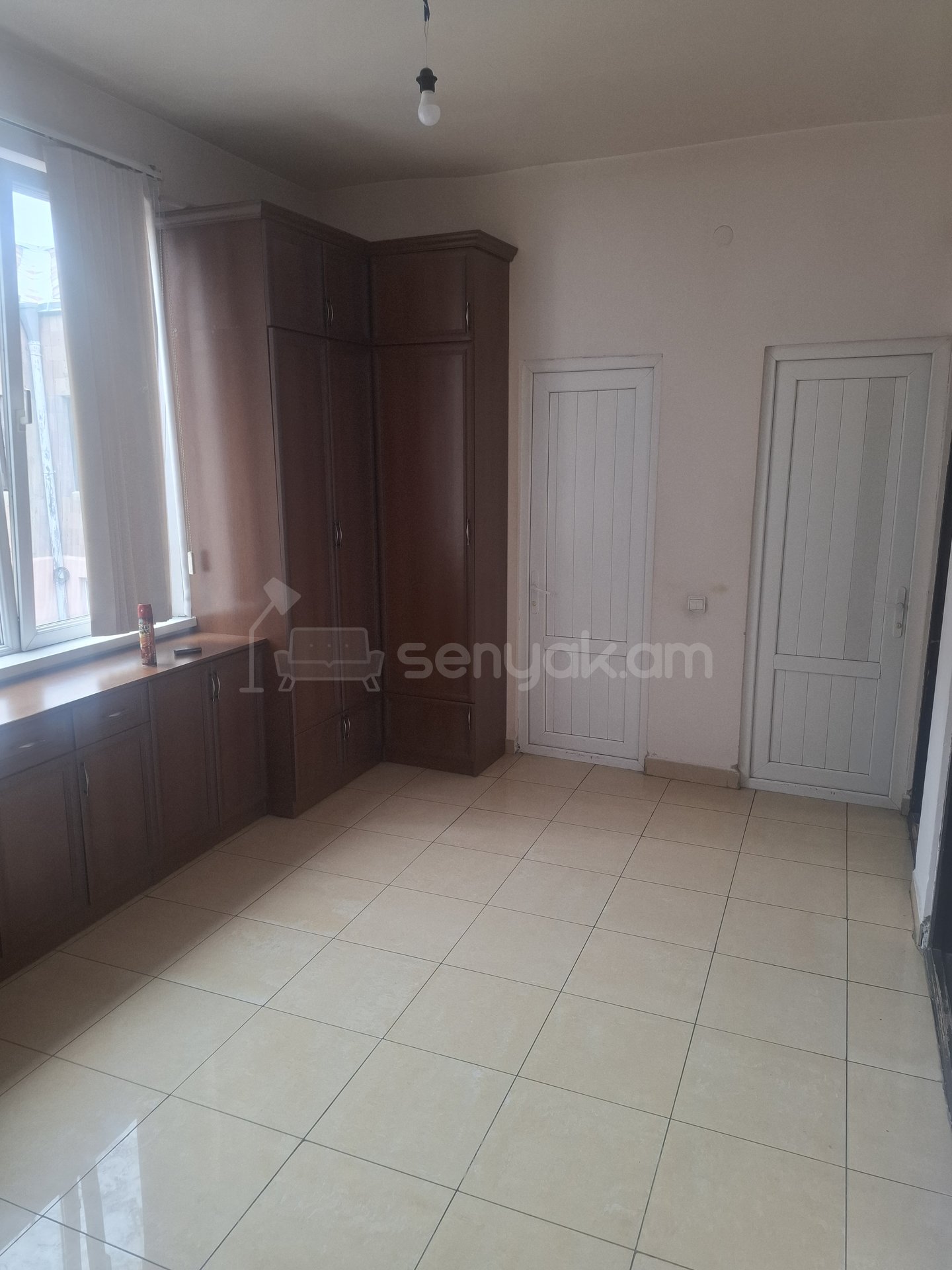 2 Սենյականոց Բնակարան Քարե Շենքում, 73քմ, 2/2 հարկ, Պետական Վիճակում