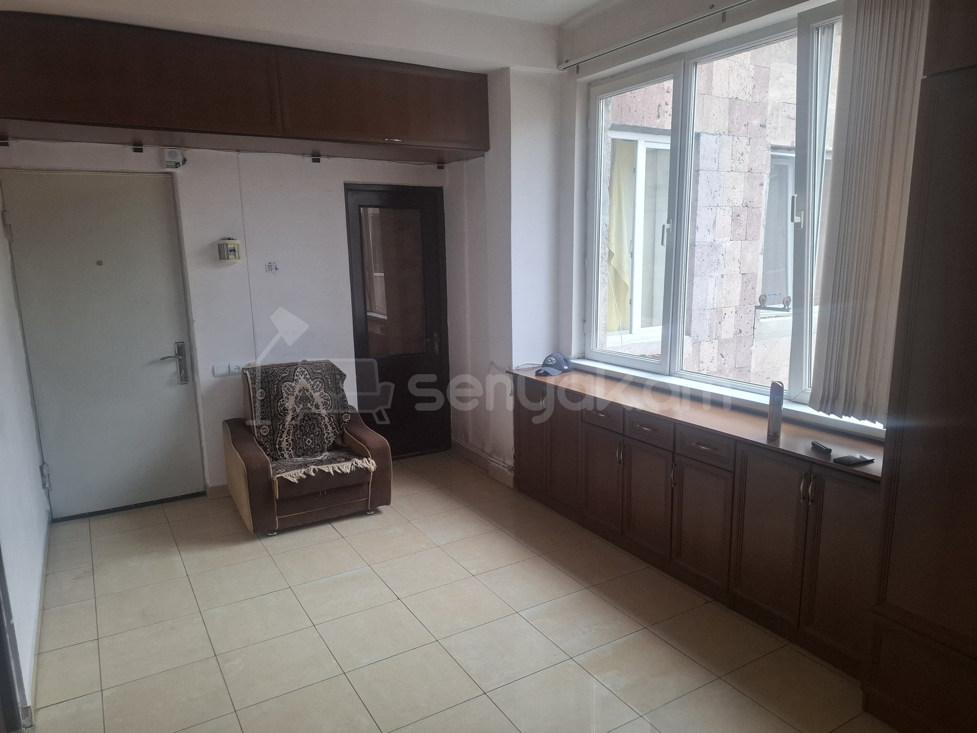 2 Սենյականոց Բնակարան Քարե Շենքում, 73քմ, 2/2 հարկ, Պետական Վիճակում