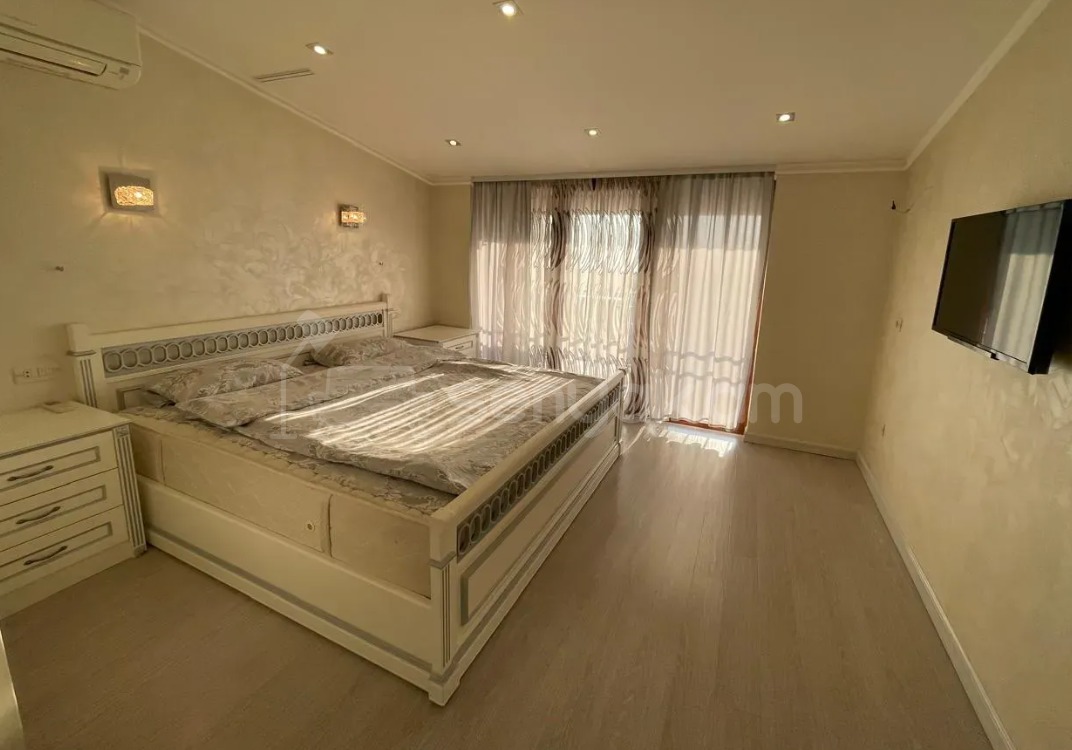 4 Սենյականոց Բնակարան Նորակառույցում, 170քմ, 3/3 հարկ, Դիզայներական Վերանորոգված