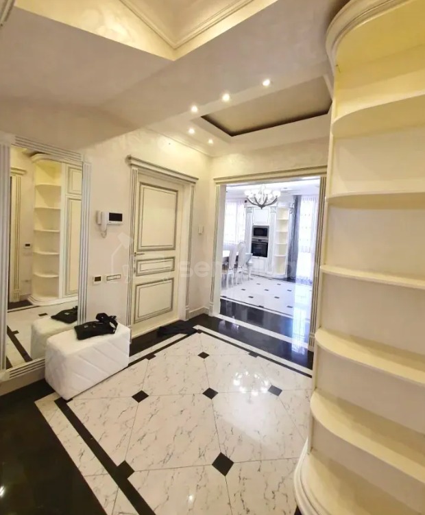 4 Սենյականոց Բնակարան Նորակառույցում, 170քմ, 3/3 հարկ, Դիզայներական Վերանորոգված