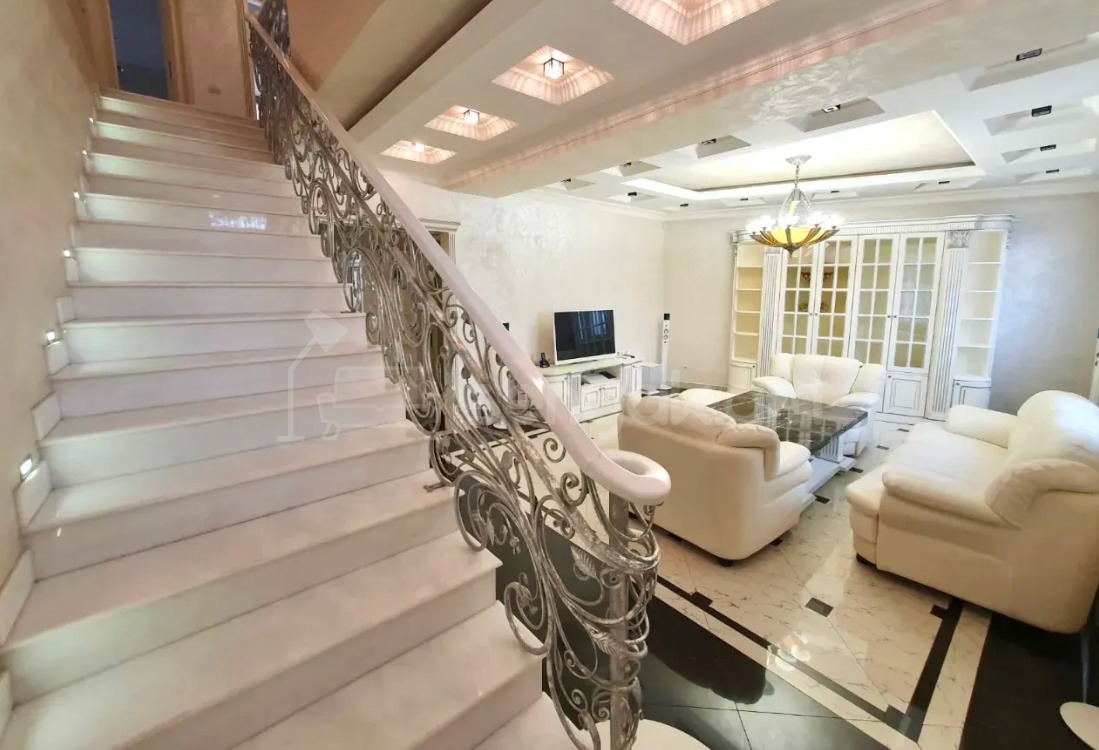 4 Սենյականոց Բնակարան Նորակառույցում, 170քմ, 3/3 հարկ, Դիզայներական Վերանորոգված