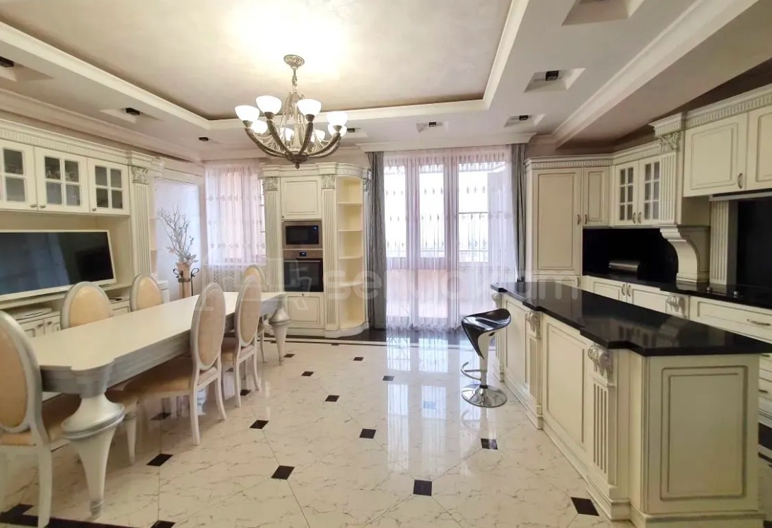 4 Սենյականոց Բնակարան Նորակառույցում, 170քմ, 3/3 հարկ, Դիզայներական Վերանորոգված