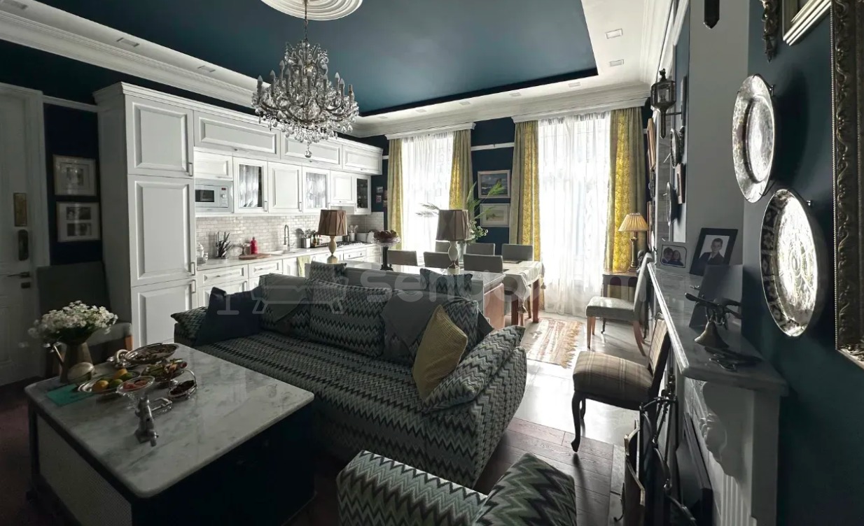 5 Սենյականոց Բնակարան Քարե Շենքում, 112քմ, 2/4 հարկ, Դիզայներական Վերանորոգված