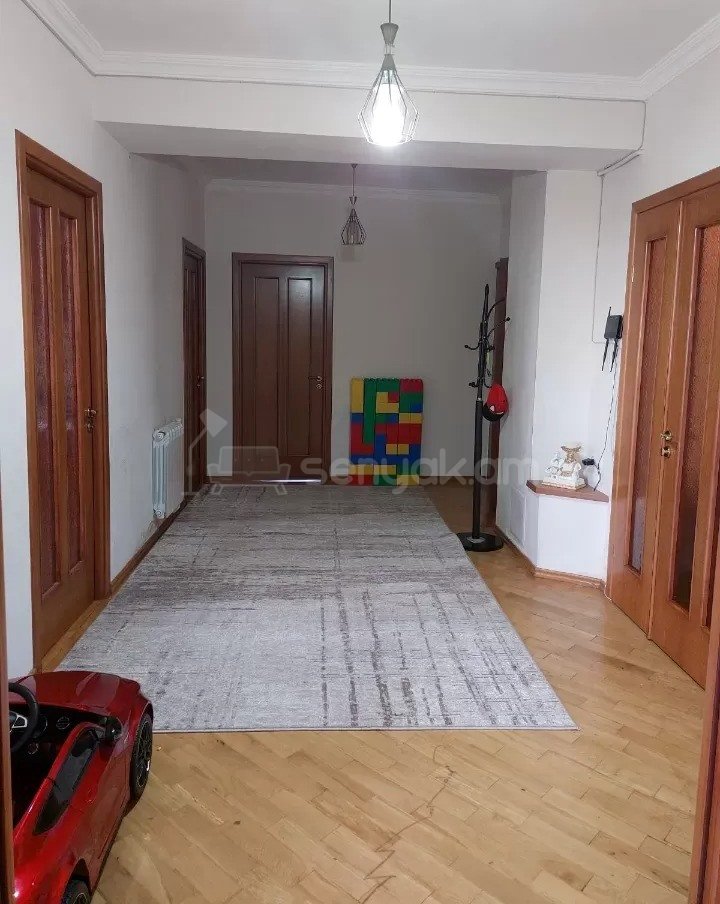 4 Սենյականոց Բնակարան, 120քմ, 2/14 հարկ, Կապիտալ Վերանորոգված