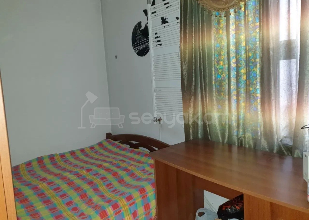 5 Սենյականոց Բնակարան Քարե Շենքում, 140քմ, 3/3 հարկ, Կապիտալ Վերանորոգված