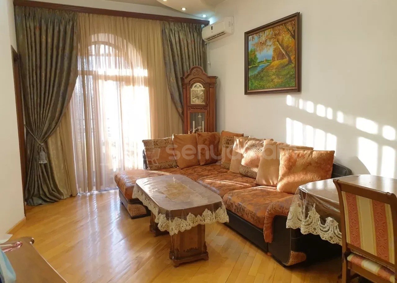 5 Սենյականոց Բնակարան Քարե Շենքում, 140քմ, 3/3 հարկ, Կապիտալ Վերանորոգված