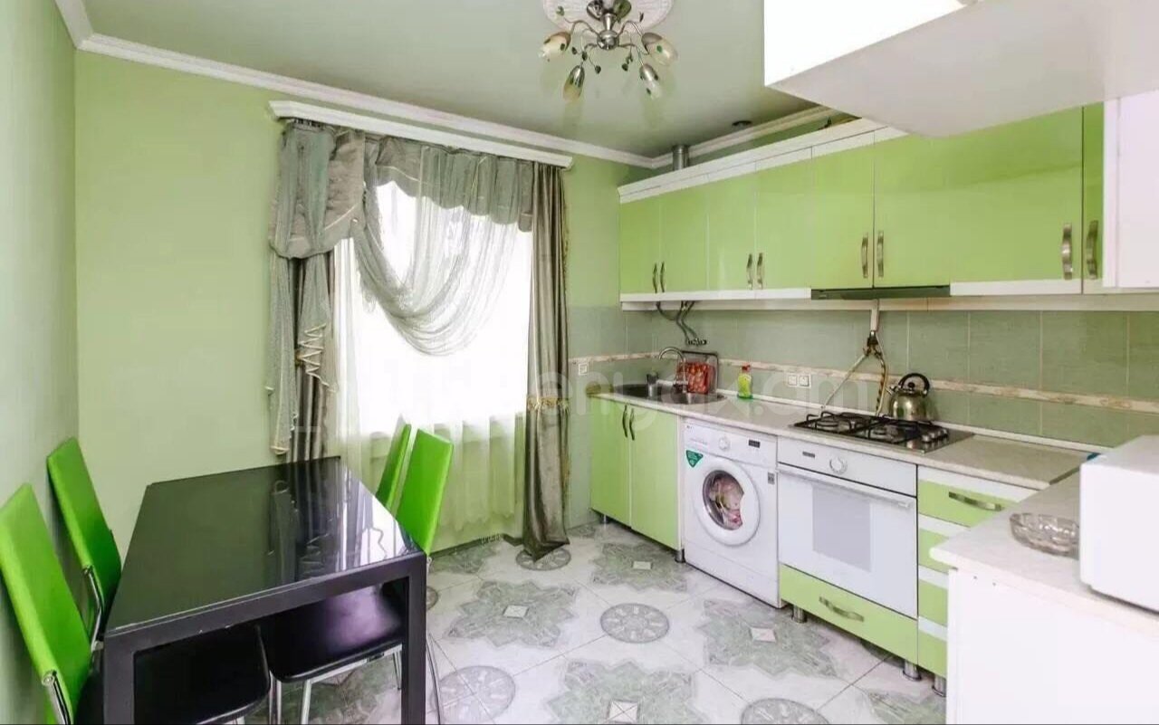 6 Սենյականոց Բնակարան Քարե Շենքում, 160քմ, 2/2 հարկ, Կապիտալ Վերանորոգված, Կահավորված, Արևկող