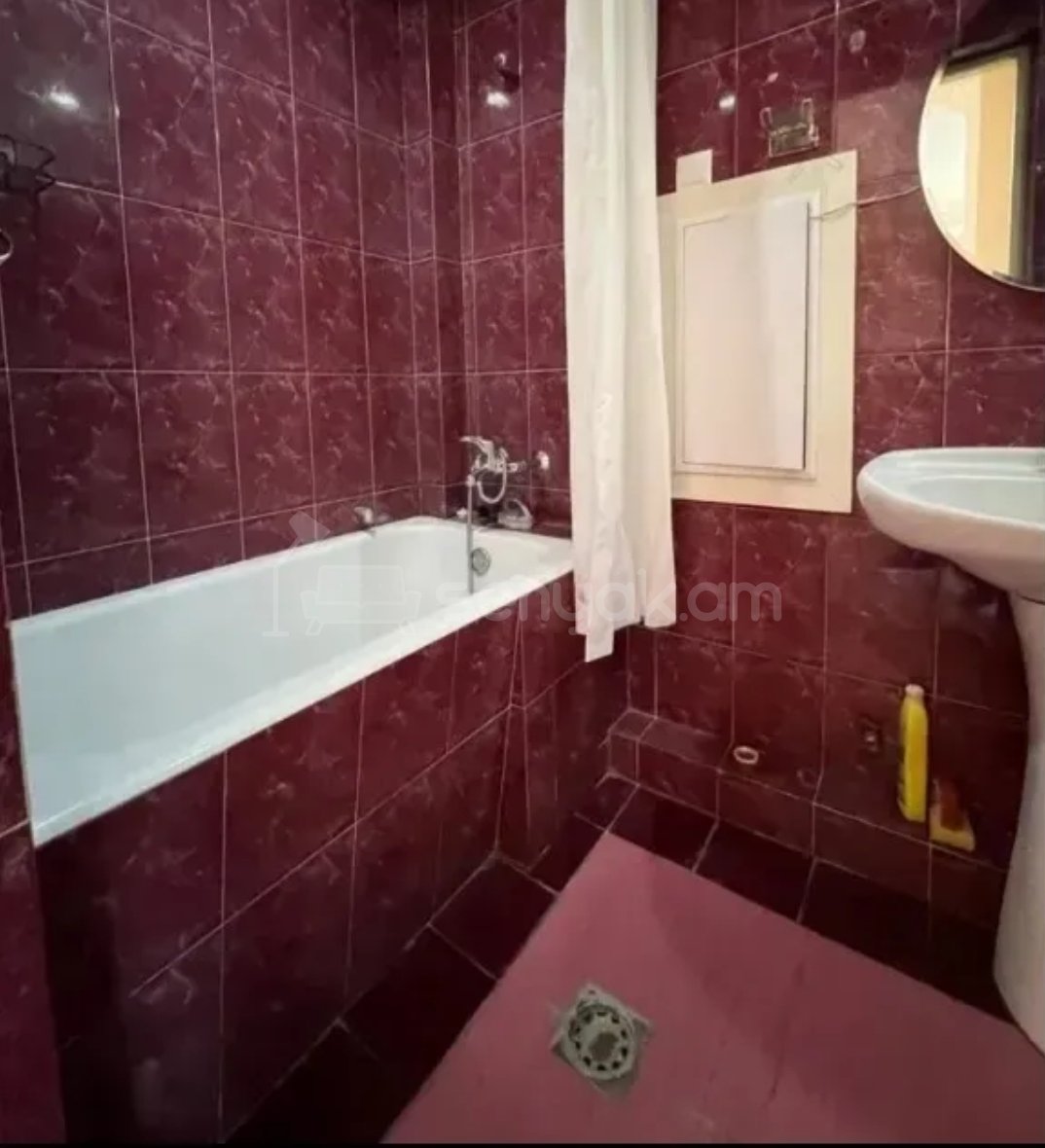 2 Սենյականոց Բնակարան Քարե Շենքում, 40քմ, 4/5 հարկ, Նորմալ Վիճակում, Կահավորված, Արևկող