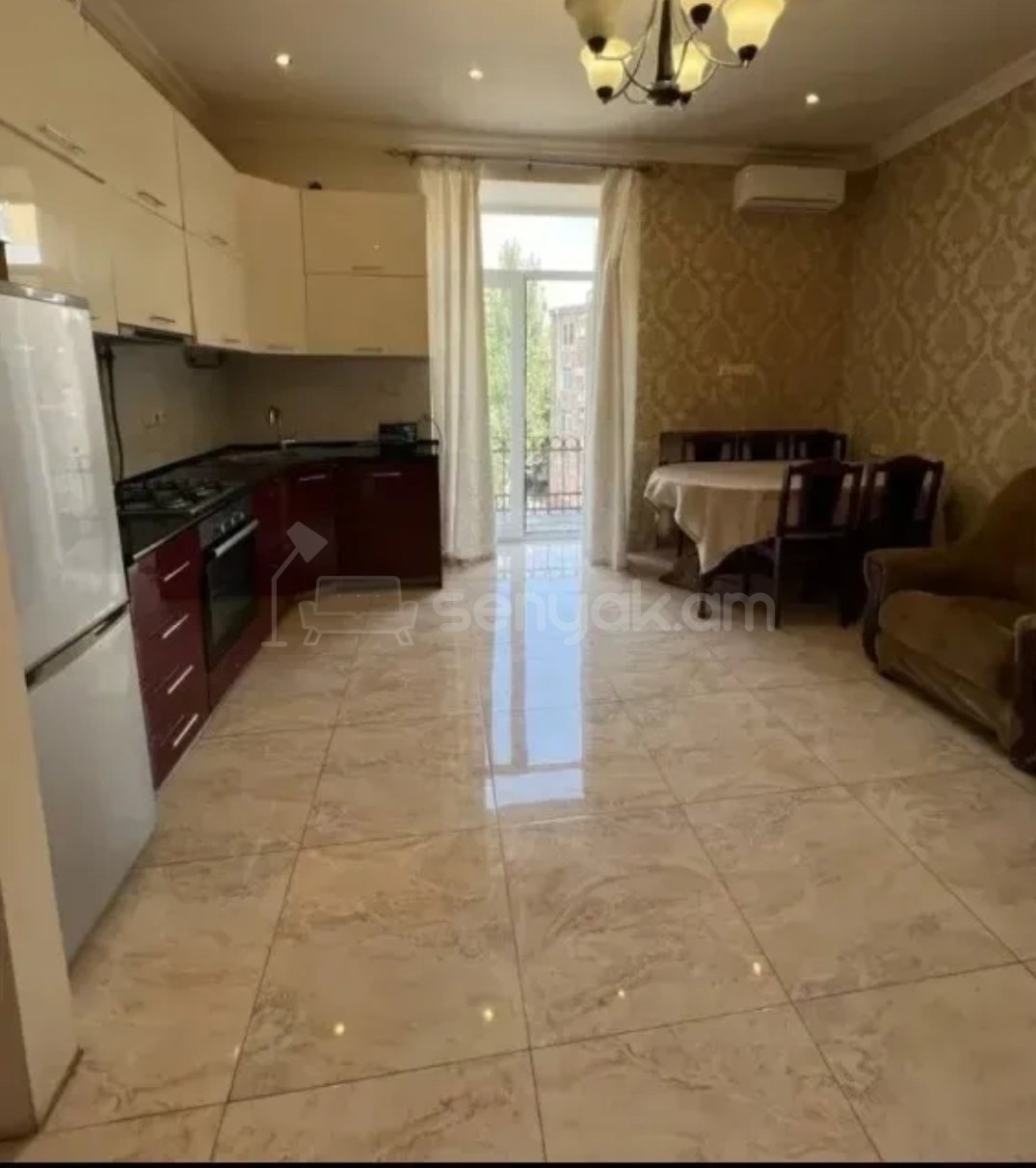 2 Սենյականոց Բնակարան Քարե Շենքում, 40քմ, 4/5 հարկ, Նորմալ Վիճակում, Կահավորված, Արևկող