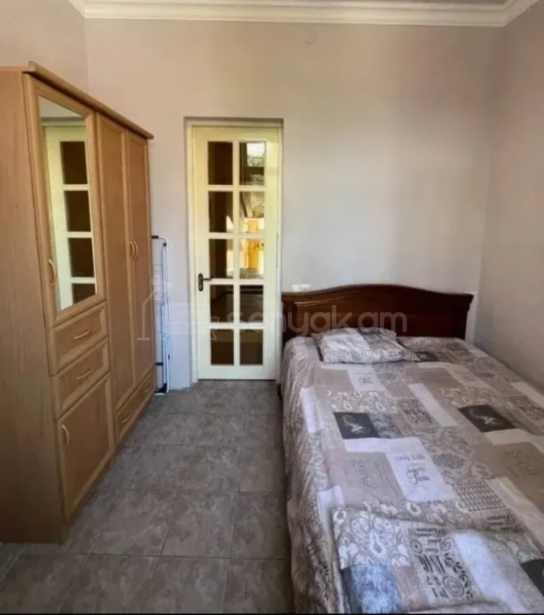 2 Սենյականոց Բնակարան Քարե Շենքում, 40քմ, 4/5 հարկ, Նորմալ Վիճակում, Կահավորված, Արևկող