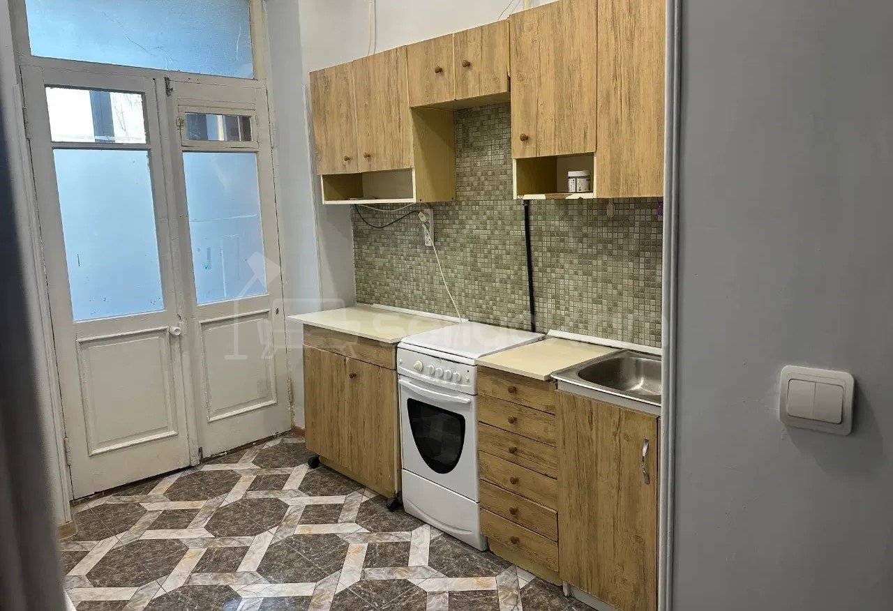 2 Սենյականոց Բնակարան Քարե Շենքում, 67քմ, 2/5 հարկ, Կոսմետիկ Վերանորոգված, Կահավորված