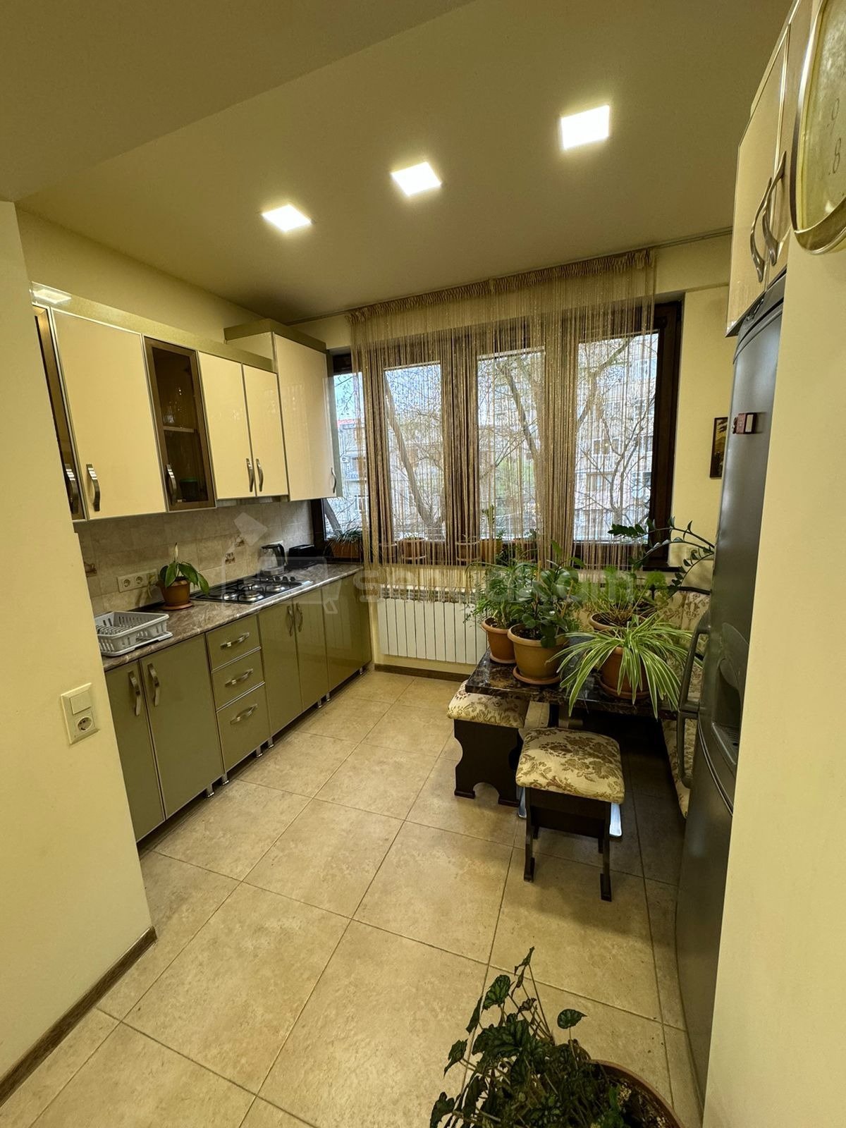 2 Սենյականոց Բնակարան Քարե Շենքում, 58քմ, 2/5 հարկ, Կապիտալ Վերանորոգված, Կահավորված, Արևկող