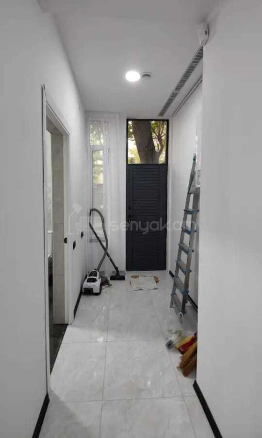 5 Սենյականոց Բնակարան Քարե Շենքում, 105քմ, 1/3 հարկ, Դիզայներական Վերանորոգված