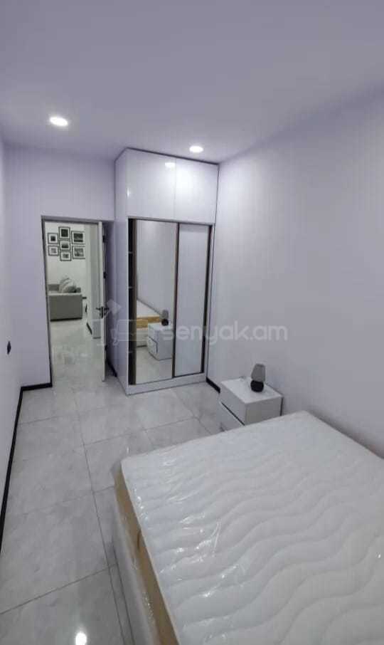 5 Սենյականոց Բնակարան Քարե Շենքում, 105քմ, 1/3 հարկ, Դիզայներական Վերանորոգված