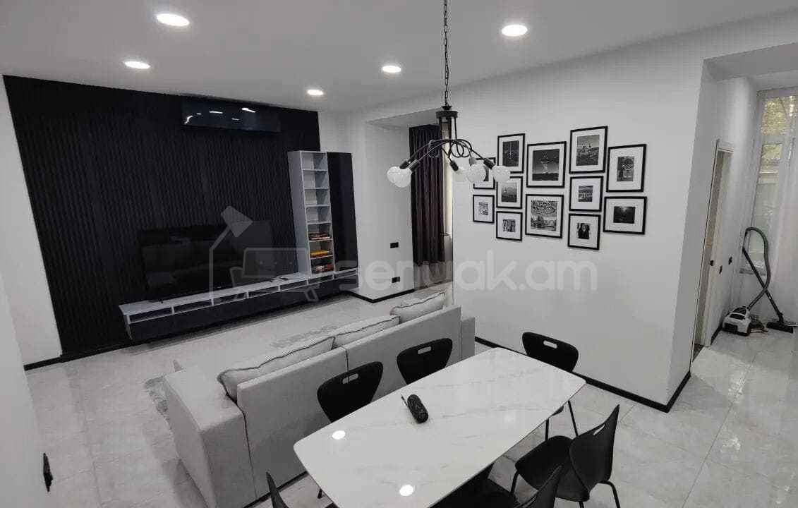 5 Սենյականոց Բնակարան Քարե Շենքում, 105քմ, 1/3 հարկ, Դիզայներական Վերանորոգված