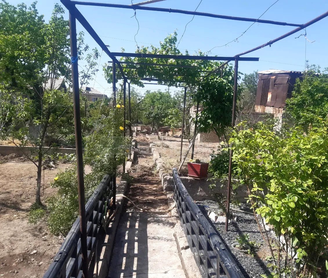 3 Սենյականոց Սեփական Տուն, 65քմ, Կոսմետիկ Վերանորոգված, Ավտոտնակով