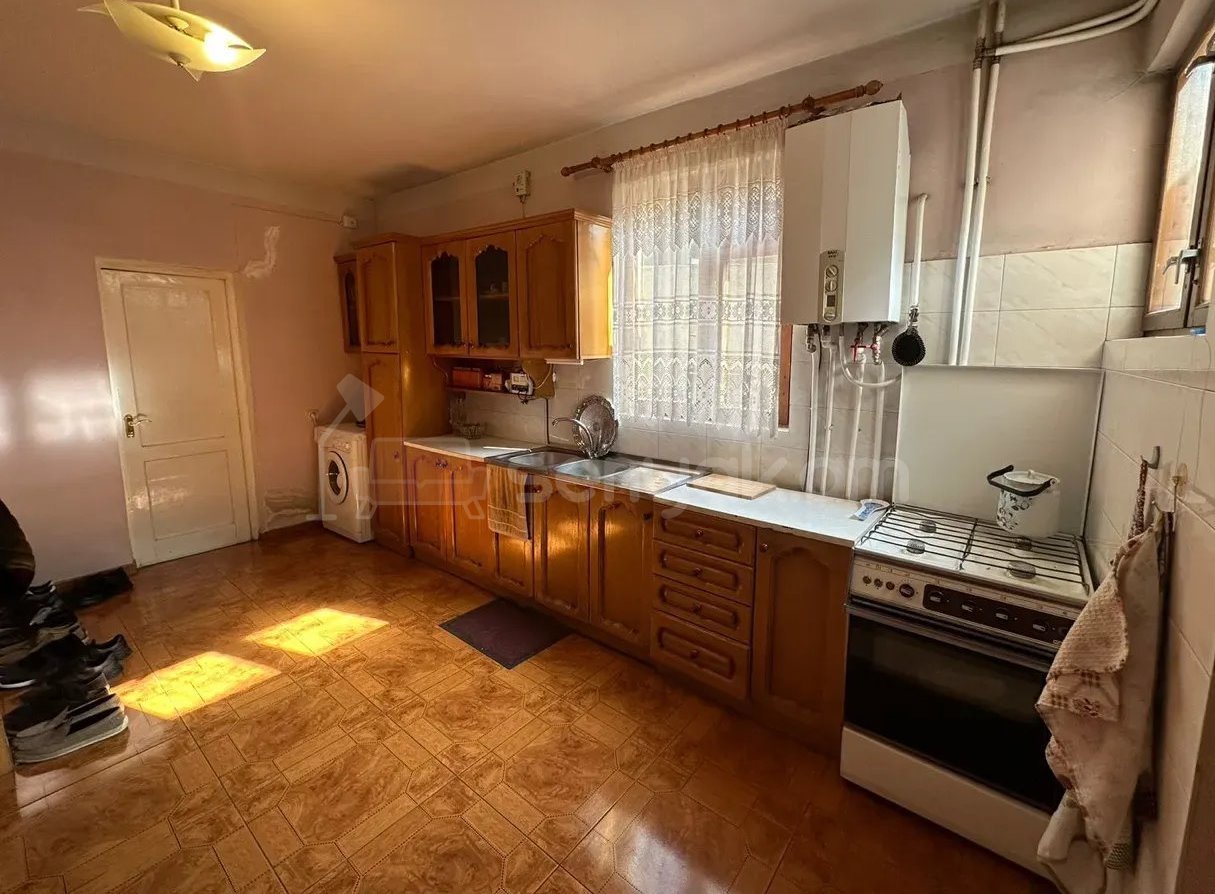 5 Սենյականոց Սեփական Տուն, 188քմ, Կոսմետիկ Վերանորոգված, Ավտոտնակով