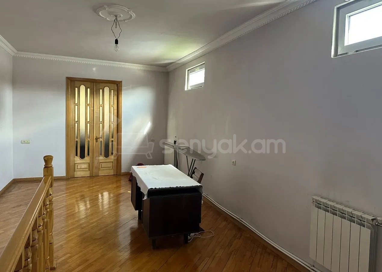 5 Սենյականոց Սեփական Տուն, 188քմ, Կոսմետիկ Վերանորոգված, Ավտոտնակով