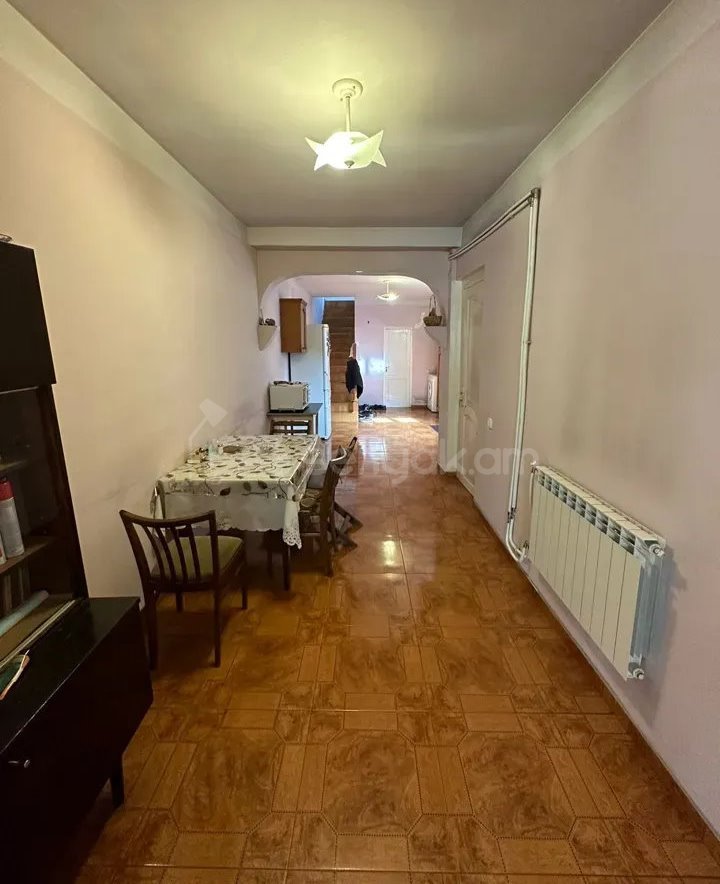 5 Սենյականոց Սեփական Տուն, 188քմ, Կոսմետիկ Վերանորոգված, Ավտոտնակով