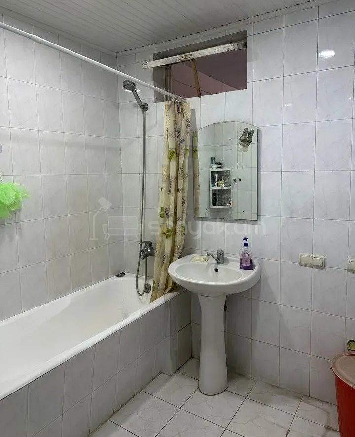 5 Սենյականոց Սեփական Տուն, 188քմ, Կոսմետիկ Վերանորոգված, Ավտոտնակով