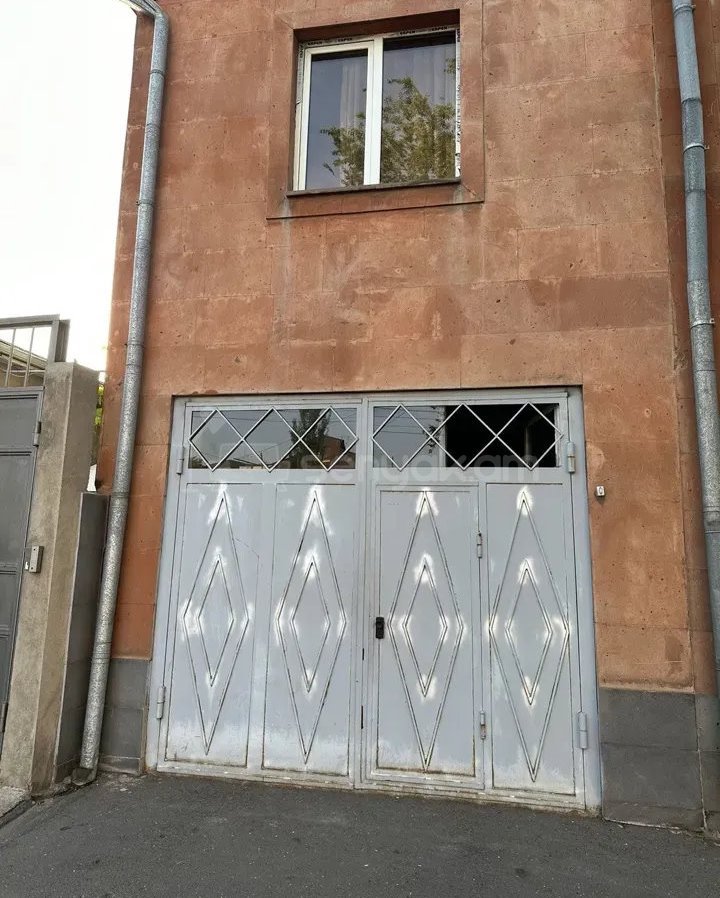 5 Սենյականոց Սեփական Տուն, 188քմ, Կոսմետիկ Վերանորոգված, Ավտոտնակով