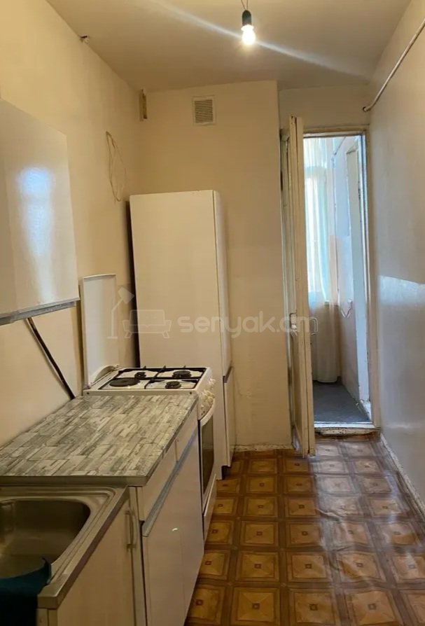 1 Սենյականոց Բնակարան Քարե Շենքում, 47քմ, 3/5 հարկ, Պետական Վիճակում