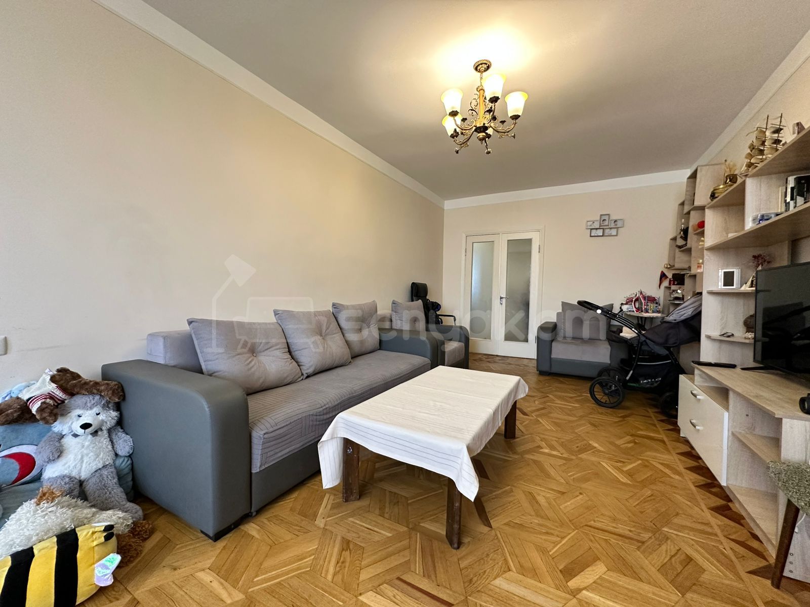 2 Սենյականոց Բնակարան Քարե Շենքում, 73քմ, 4/5 հարկ, Կապիտալ Վերանորոգված