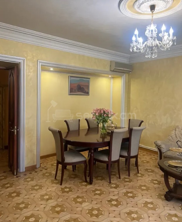 4 Սենյականոց Բնակարան Քարե Շենքում, 126քմ, 2/3 հարկ, Դիզայներական Վերանորոգված