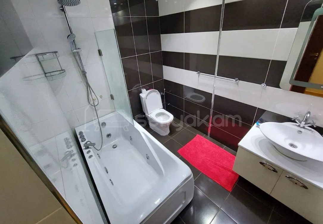 6 Սենյականոց Բնակարան Քարե Շենքում, 230քմ, 5/6 հարկ, Դիզայներական Վերանորոգված