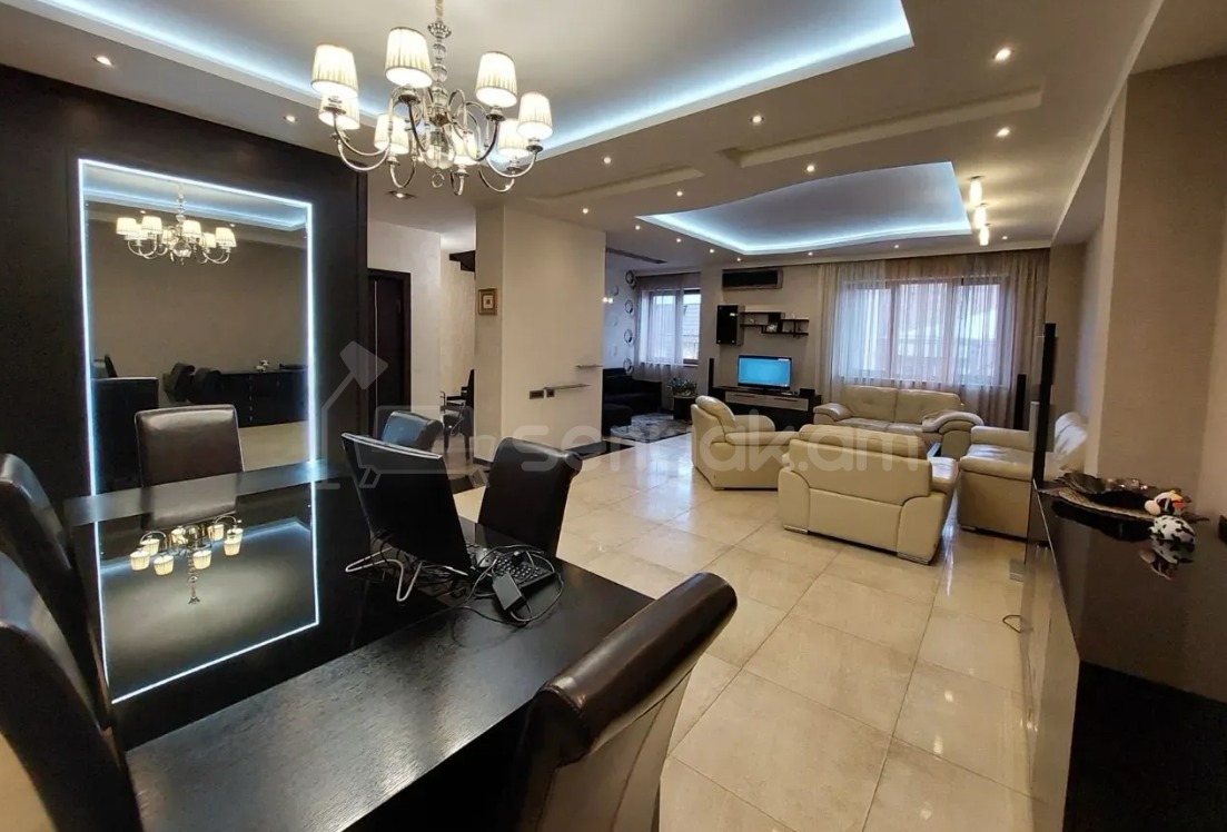 6 Սենյականոց Բնակարան Քարե Շենքում, 230քմ, 5/6 հարկ, Դիզայներական Վերանորոգված