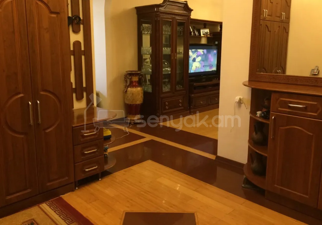 4 Սենյականոց Բնակարան Նորակառույցում, 193քմ, 7/9 հարկ, Դիզայներական Վերանորոգված