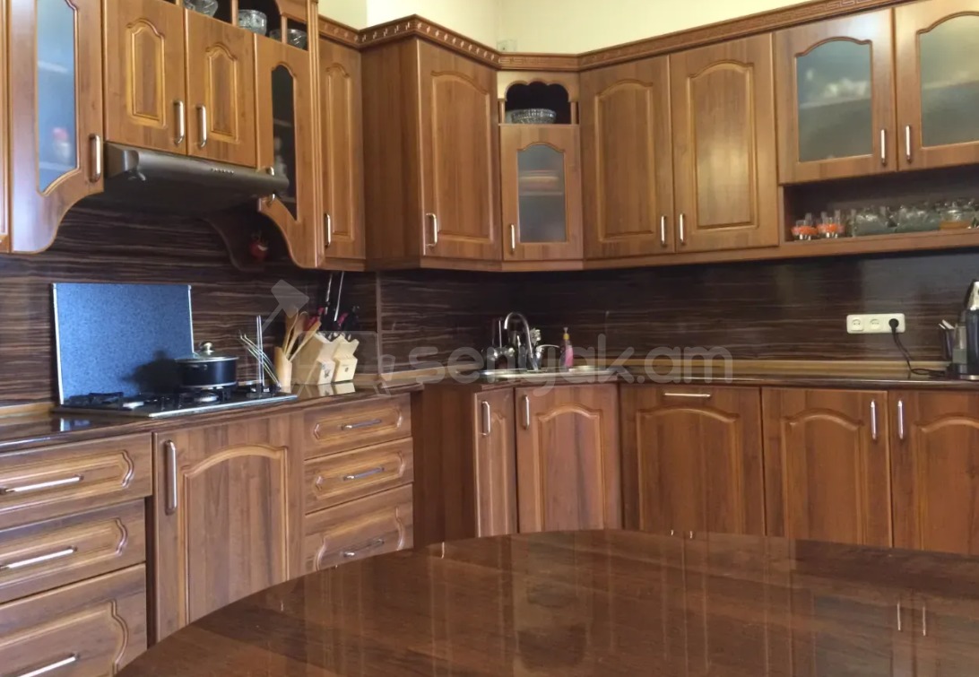 4 Սենյականոց Բնակարան Նորակառույցում, 193քմ, 7/9 հարկ, Դիզայներական Վերանորոգված