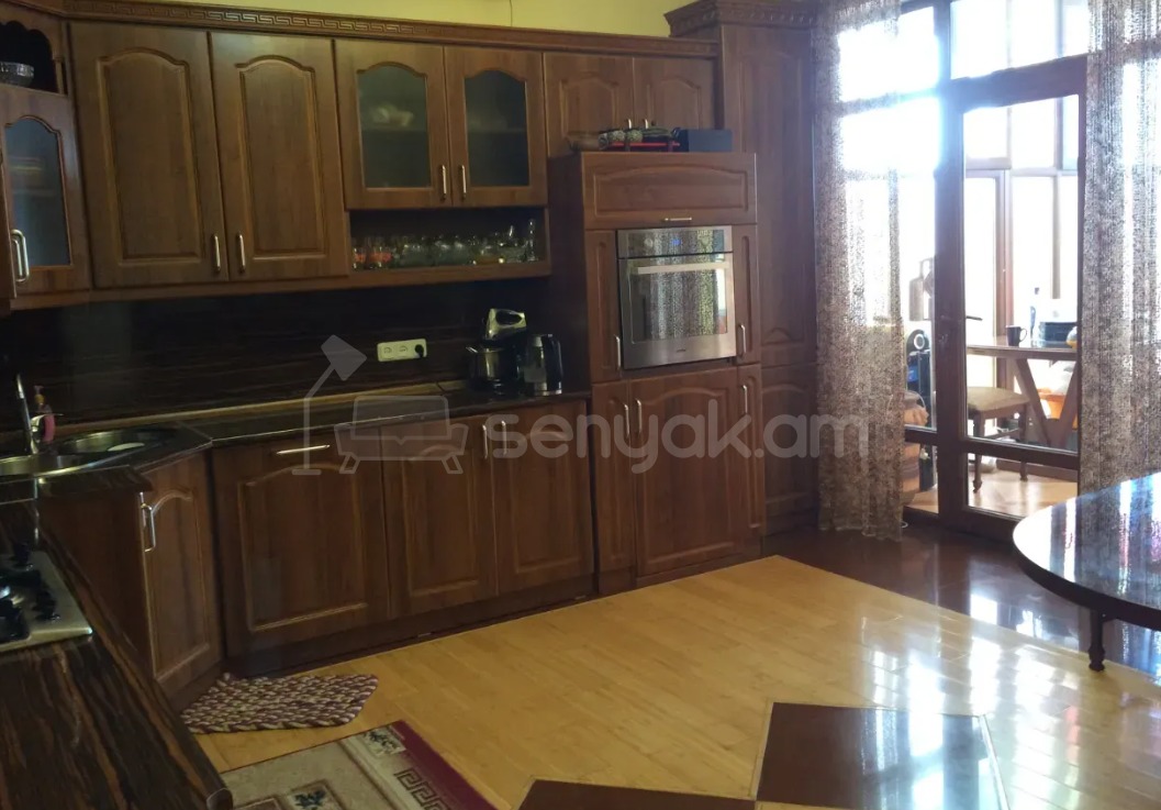 4 Սենյականոց Բնակարան Նորակառույցում, 193քմ, 7/9 հարկ, Դիզայներական Վերանորոգված