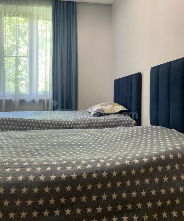 4 Սենյականոց Բնակարան Քարե Շենքում, 85քմ, 4/5 հարկ, Կապիտալ Վերանորոգված