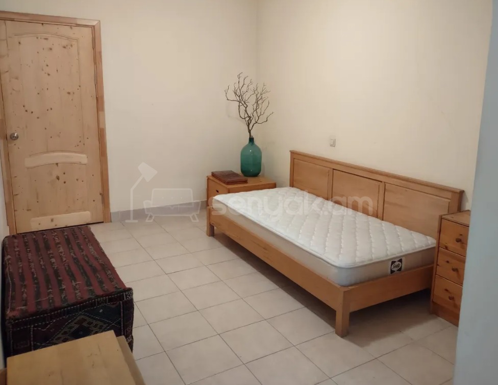 3 Սենյականոց Բնակարան Քարե Շենքում, 60քմ, 1/5 հարկ, Կապիտալ Վերանորոգված